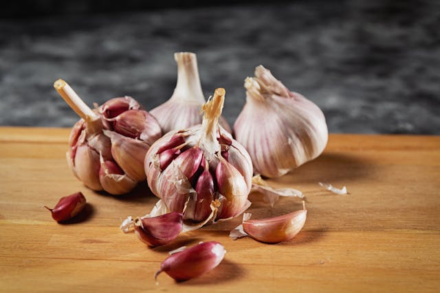 Buy Organic Garlic from Zmandi.com